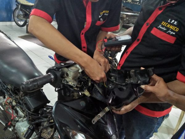 Service Sistem Penerangan dan Wiring Motor